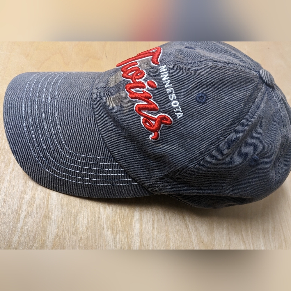 Minnesota Twins Women's Baseball Hat, NWOT, OS, Blue & White, Distressed look